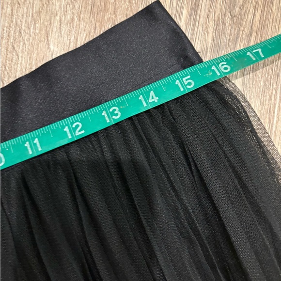 Lace Pleated Skirt By Express - Picture 3 of 3